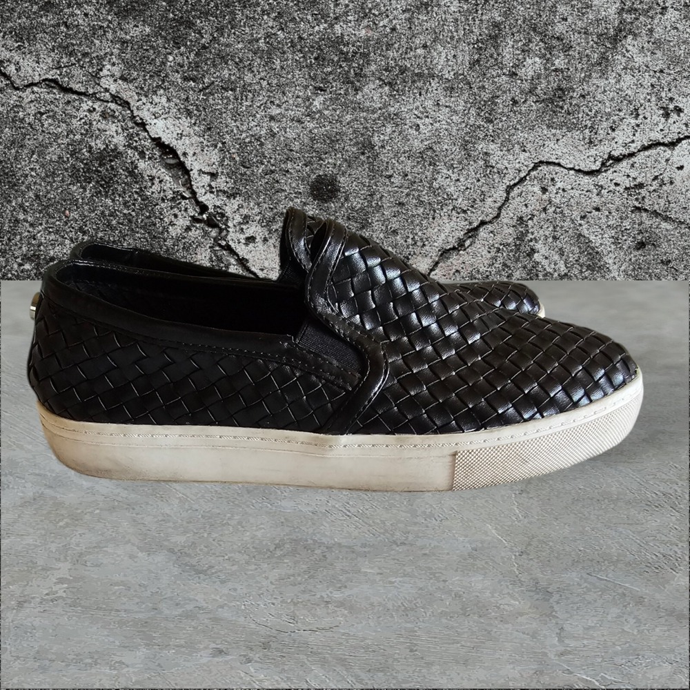 Steve Madden Quilted Black Slip On Sneakers Shoes Women's Size Size 7.5